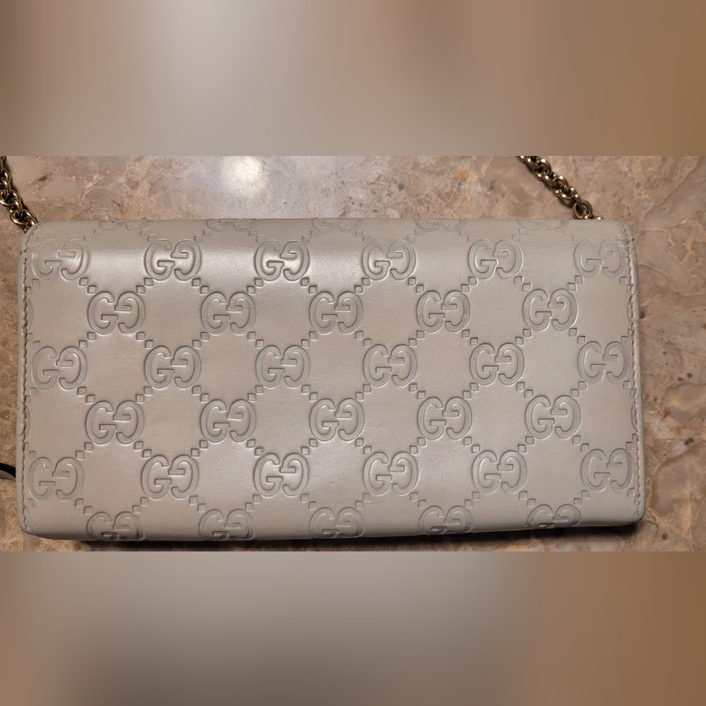 Gucci Cream Leather Clutch Wallet with Gold Chain - Picture 4 of 16